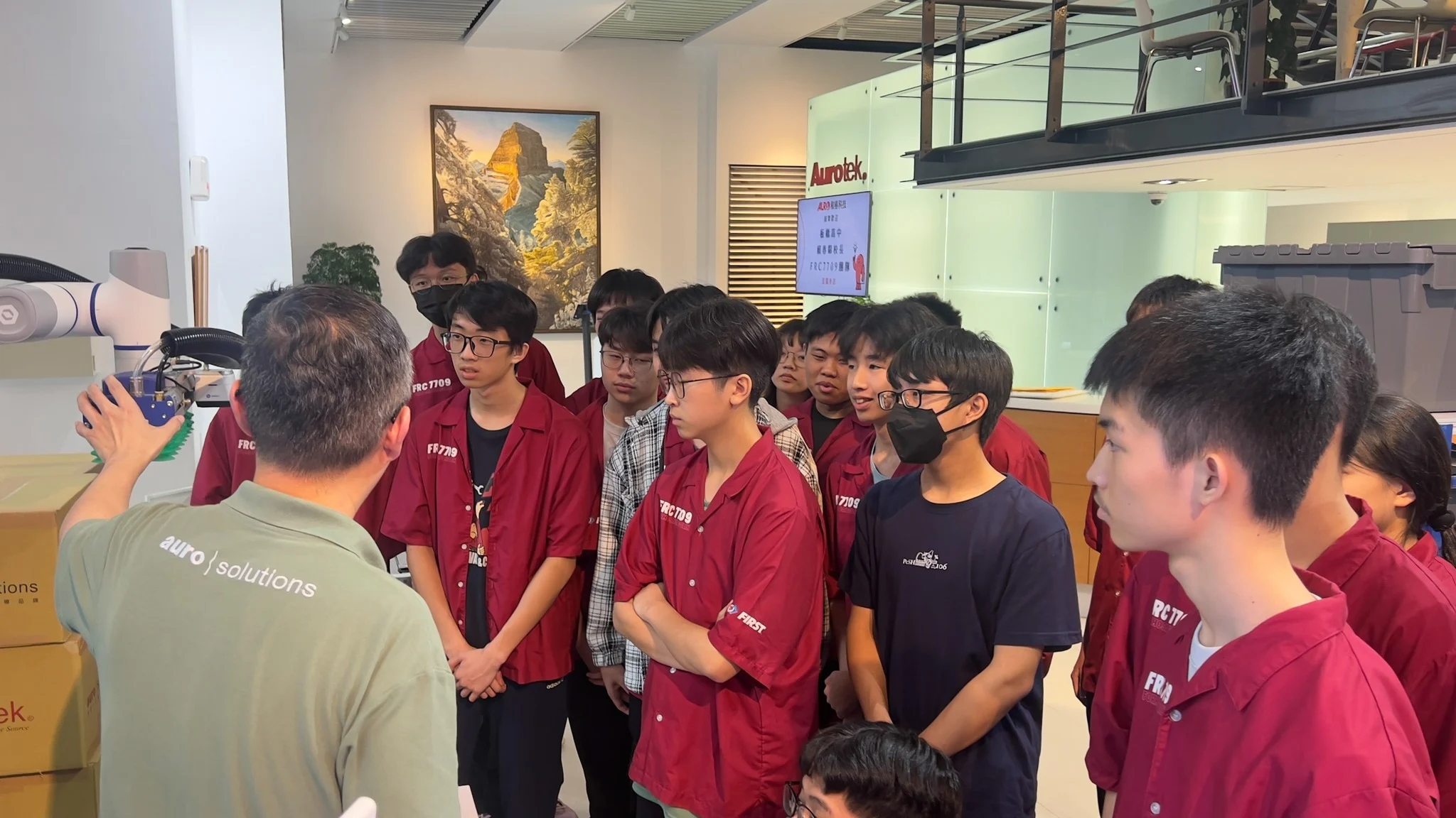 板中參觀展示間