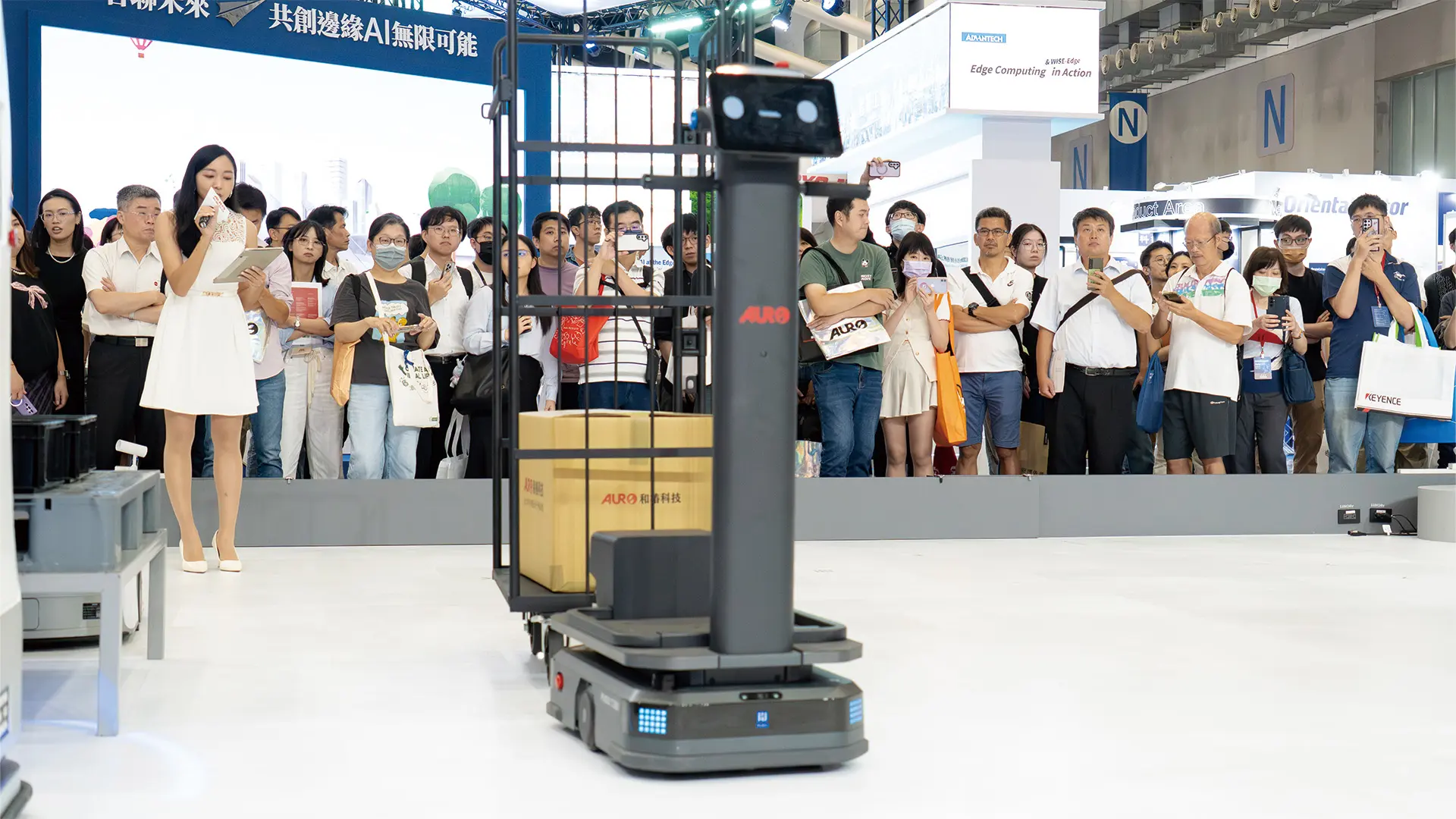 PD-T300 產線智慧搬運自動化展照片